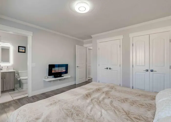 Rare Find Fully Renovated 6 Bedroom 3 Bath And Both Levels