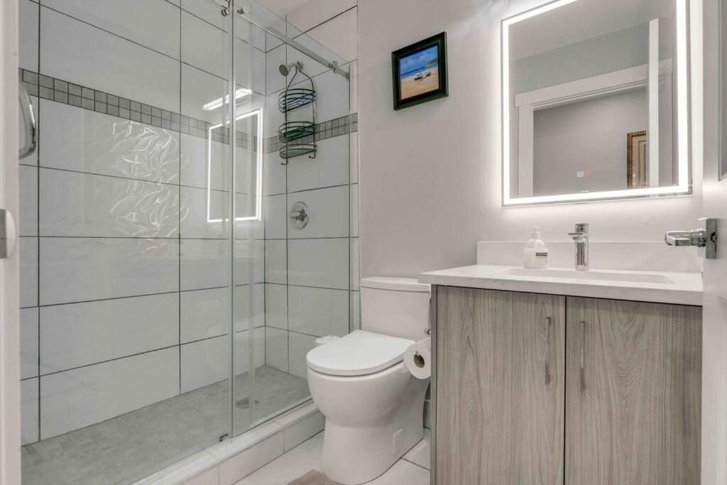 Rare Find Fully Renovated 6 Bedroom 3 Bath And Both Levels Chalet *